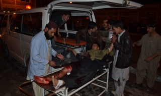 Над 100 загинали при атентати в Пакистан