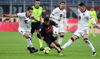 Торино отстрани Милан след цял час в намален състав