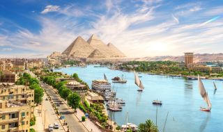 Египет: мегаломански блясък и слухове за банкрут