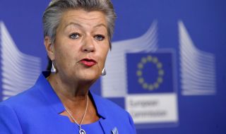 ЕК очаква държавите от ЕС да ограничат допълнително достъпа за руски граждани