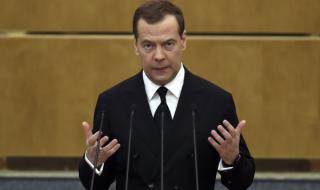 Медведев: В Русия не си правим илюзии за Зеленски