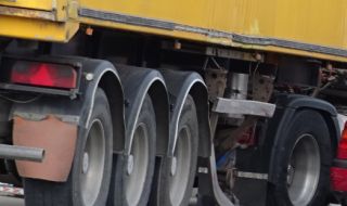 Шофьор на тежкотоварен камион е починал след катастрофа в Девин