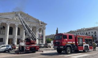 Показвали дронове в театъра в Чернигов, когато паднала руската ракета
