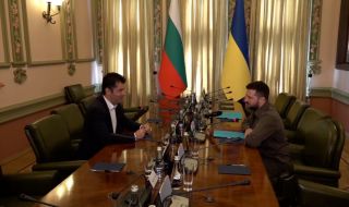 Петков пред Зеленски: Български фабрики ще могат да ремонтират украински машини 