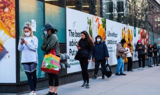 Един на всеки сто души се е заразил с коронавирус