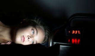 Колко дълго можем да издържим без да спим?