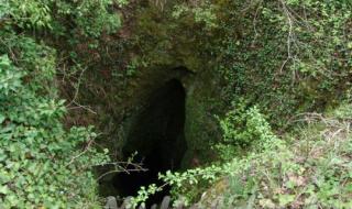 Мъж почина при спускане в дълбока дупка в Търговищко