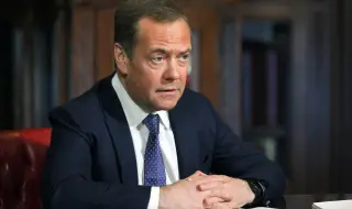 Дмитрий Медведев заяви, че западните ценности, наложени с кръв, са съмнителен подарък