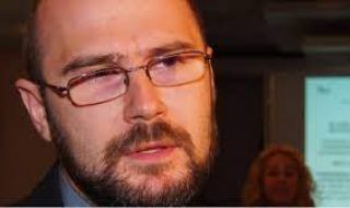 Андрей Янкулов към Сийка Милева: Хибридна атака ли? Публикувайте списъците на ДАНС