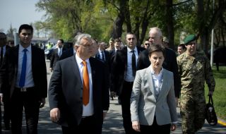 Орбан неочаквано посети военен парад в Сърбия