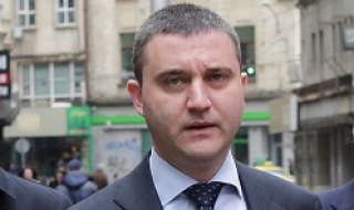 Горанов сезира ЕК за въведения от Гърция 26 % данък за сделки с България