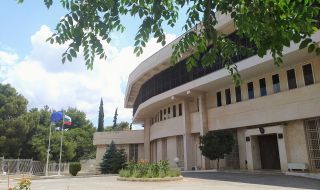 Посолството ни в Гърция предоставя удостоверение за придвижване до избирателните секции