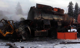 Бензиновоз избухна в Сибир, двама души загинаха