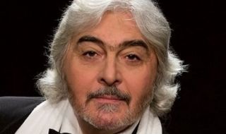 Отиде си солистът на Музикалния театър