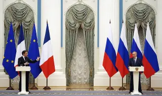 Първият дипломат на Макрон: Ако Путин не спре войната, следват тежки санкции срещу финансовия и петролния сектор на Русия