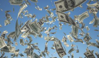 Четири зодии забогатяват през април