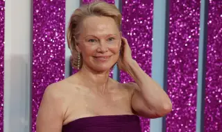 Памела Андерсън вече не е блондинка: смени цвета на косата си за пръв път от "Спасители на плажа"