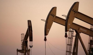 Петролът: $56 за барел през 2015 г.