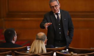 При дебатите по НПК Йордан Цонев се развихри: Още двама депутати отнесоха наказания