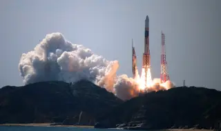 Разузнавателен сателит е изстрелян от Япония, за да следи Северна Корея