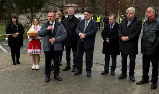 Министър Иванов откри обновената водопроводна мрежа в село Едрево