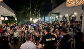 Страшен скандал: Охранители в дискотека пребиха пияни футболисти заради жени