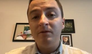 Божанков отвърна на проф. Пламен Киров: Да си посипе главата с пепел, че брани референдума на "Възраждане" с голи гърди