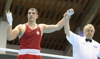 Браво: Петър Белберов донесе втора победа на България на СП по бокс след нокаут