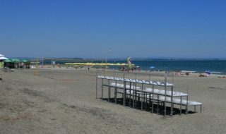 Опасен кабел на северния плаж в Бургас