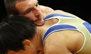 Първият ни борец загуби на Игрите