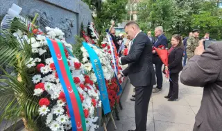 Служители на Посолството на Казахстан почетоха паметта на загиналите по време на Великата отечествена война (ВИДЕО)