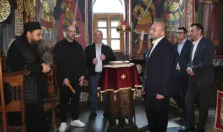 Българската делегация пристигна в Света гора за интронизацията на новия игумен на Зографския манастир