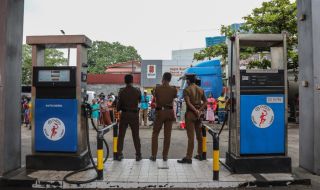 Свършиха запасите от гориво в Шри Ланка 