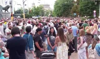 "Днес е Благо, утре си ти", "Правосъдие, не поръчки!". София, Варна и Русе с протести в защита на кмета Коцев 