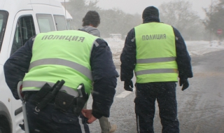 Издирват шофьор убил пешеходка