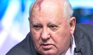 Михаил Горбачов катастрофира в Москва