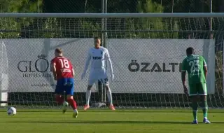 Лудогорец се спаси с два светкавични гола срещу Раков 