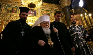 Патриарх Максим навършва 98 години