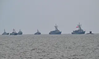 Русия съобщи за удари по кораби с военни товари в Черно море