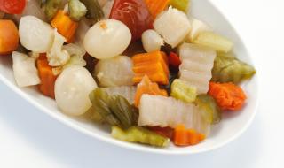 Рецепта на деня: Туршия "Дунавска салата"