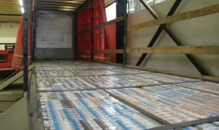 Задържаха над 240 000 къса цигари на МП Златарево