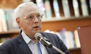 Велизар Енчев пред ФАКТИ: Киселова посече референдума за еврото, за да запази стола си