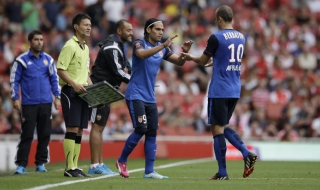 Бурни освирквания за Бербатов при равенство на Монако