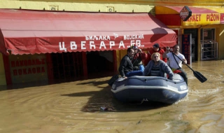 Евакуация на 12 града по река Сава