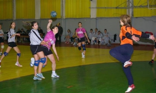 Хандбалистките ни на финал в Габрово