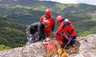 Трето денонощие издирват загубилите се студенти