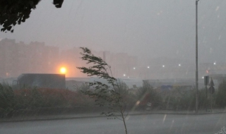 Ураганен вятър и градушка над Димитровград