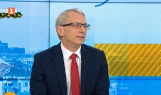 Денков: Целта е до Коледа между 80-90% от големите ученици да се върнат в клас