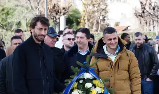 От Левски се преклониха пред паметта на Апостола (ВИДЕО)