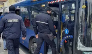 В Бургас: Хвърлени камъни от деца потрошиха автобус на градския транспорт